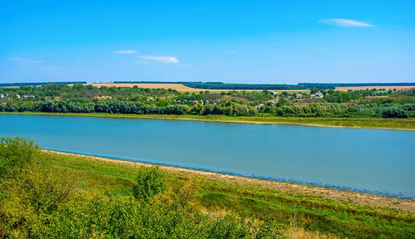 Foto Gran Río Hermoso Khotyn Vista Desde Playa — Foto de Stock