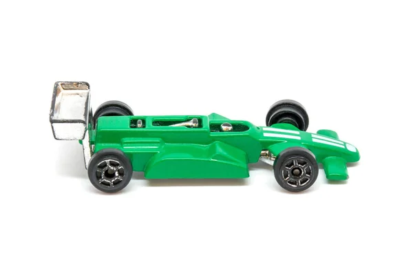 Foto Pequeno Carro Modelo Brinquedo Verde Isolado Fundo Branco — Fotografia de Stock