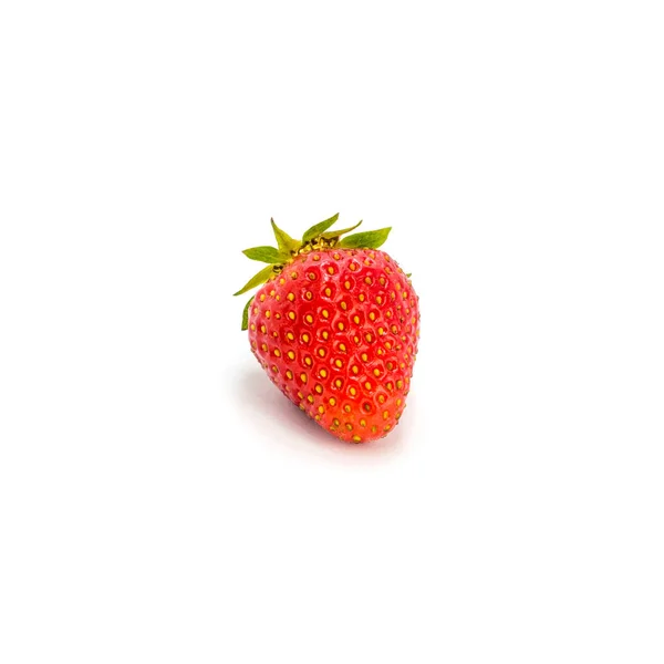Foto de morango vermelho isolado sobre fundo branco — Fotografia de Stock