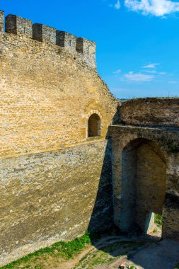Antik taş castle Khotym birçok yüksekliği Kuleli fotoğrafı