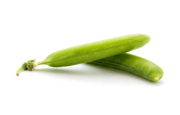 Foto de guisantes verdes aislados sobre fondo blanco — Foto de Stock