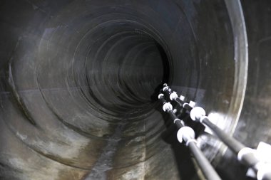 Tokyo, Japonya-Haziran 9,2018: Wada Yayoi yağmur suyu depolama ana hat olduğunu aşağıda yer elli metre inşa ediliyor su baskını/taşkın kontrol etmek için bir su depolama tünel.