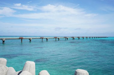 Okinawa, Japan-Temmuz 7, 2018: Shimojishima Havaalanı Pist 17 yaklaşım aydınlatma