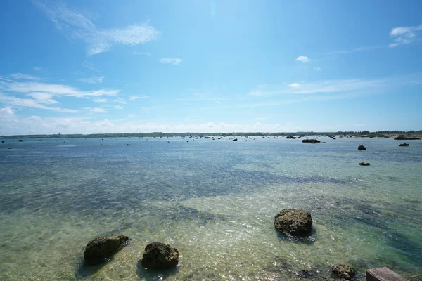 Okinawa, Japan-Temmuz 7, 2018: görünüm Shimojishima Airport, Miyako, Okinawa yakınındaki