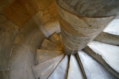 Pisa, İtalya-Temmuz 28, 2018: Pisa, İtalya için Leaning Tower of sarmal aşağıda.