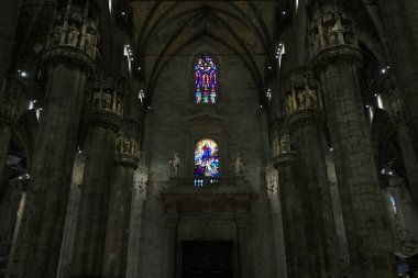 Milan, İtalya-Temmuz 24, 2018: İç Duomo, Milan Gotik Katedrali