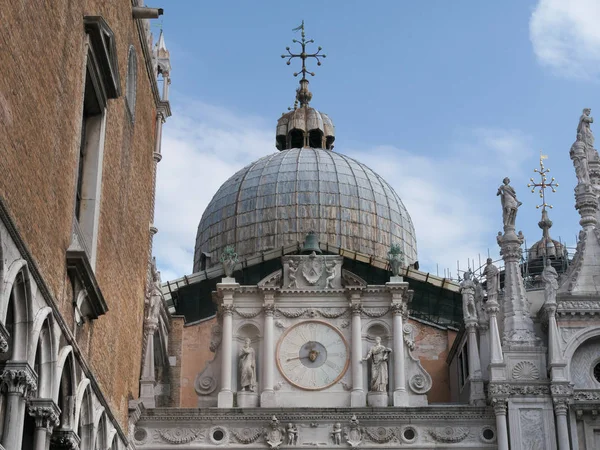 Benátky Itálie Červenec 2018 Starodávné Hodiny Dóžecí Palác Nebo Palazzo — Stock fotografie