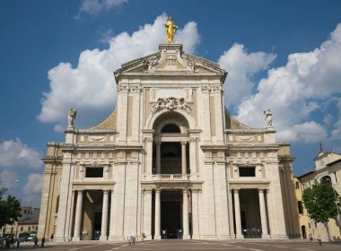 Assisi, İtalya-Temmuz 28, 2018: Basilica Santa Maria degli Angeli