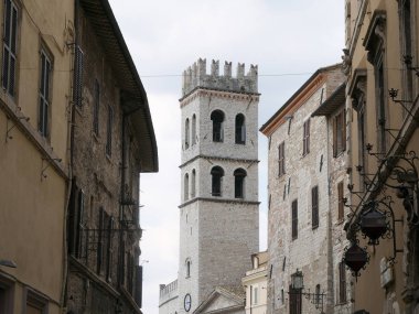 Assisi, İtalya-Temmuz 28, 2018: Assisi'da sokak görünümü 