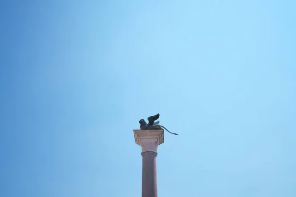 Венеція Італія Липень 2018 Статуя Крилатий Лев Колонці Площі Сан — стокове фото