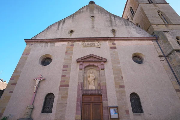 Eguisheim France 2018年10月13日 Eguisheim 的教区教堂或圣彼得和圣保罗教堂 — 图库照片