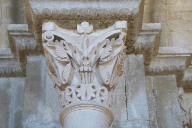 Vezelay, Fransa-Ekim 16, 2018: Basilica Sainte-Marie-Madeleine Vezelay içinin