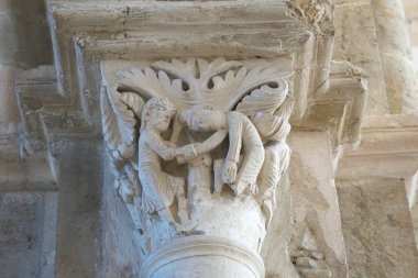 Vezelay, Fransa-Ekim 16, 2018: Basilica Sainte-Marie-Madeleine Vezelay içinin