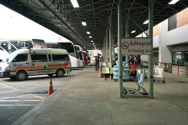 Bangkok Tailândia Dezembro 2018 Estacionamento Ônibus Aeroporto Internacional Don Mueang — Fotografia de Stock