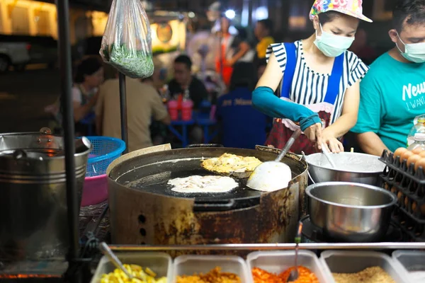 Бангкок Таїланд Грудень 2018 Морепродукти Омлет Продаються Вуличних Продавців Surawong — стокове фото
