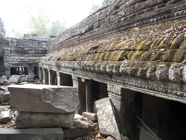 Siem Reap Kambodja Mars 2008 Skadade Byggnader Prohm Templet Siem — Stockfoto