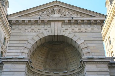 Paris, Fransa-Ekim 17, 2018: Doğu Cephe ili de Office de Paris, ili, polis Paris İngilizce