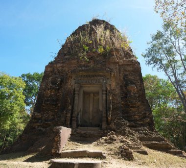 Kampong Thom, Kamboçya-Ocak 12, 2019: Prasat Tao Sambor olduğunuzu Kuk Kamboçya'daki bir yanlış kapı