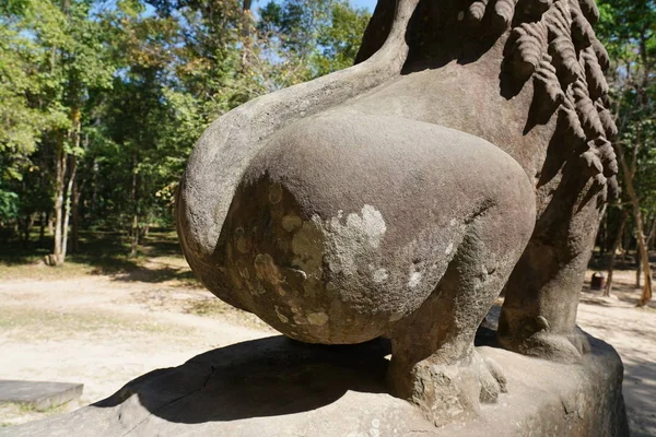 Kampong Thom Kambodja Januari 2019 Staty Lion Prasat Tao Sambor — Stockfoto