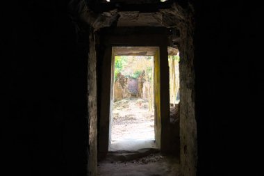 Kampong Thom, Kamboçya-Ocak 12, 2019: Prasat Evet Sambor olduğunuzu Kuk Kamboçya'Puon sekizgen kulesinde