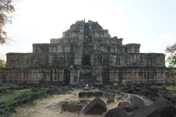 Siem Reap Camboya Enero 2019 Una Pirámide Prasat Thom Koh —  Fotos de Stock