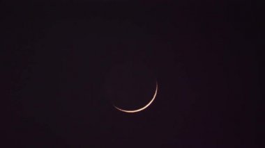 Tokyo, Japonya-Mart 8, 2019: Crescent earthshine alacakaranlıkta ile