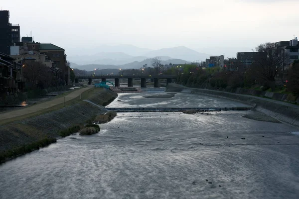 Kjóto Japonsko Březen 2019 Pohled Kamogawa Řeka Mostu Shijou Ohashi — Stock fotografie