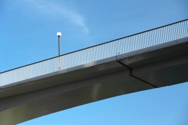 Tokyo,Japonya-28 Nisan 2019: Tama şehrinde yaya köprüsü, Tokyo