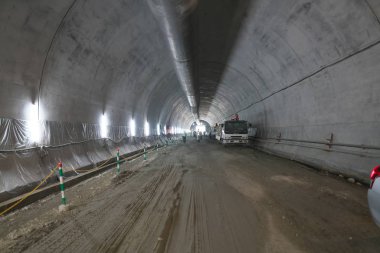 Kanagawa,Japonya-19 Temmuz 2019: Yeni Tomei Expressway Tanigayama tüneli yapım aşamasında