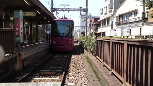 Tokyo Japan August 2019 Ein Strassenbahnwagen Der Von Der Toei — Stockvideo