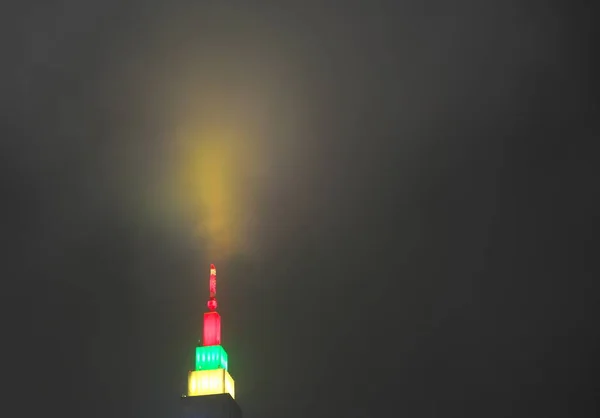 Tokyo Japon Août 2019 Tour Illuminée Contre Brouillard Dans Nuit — Photo