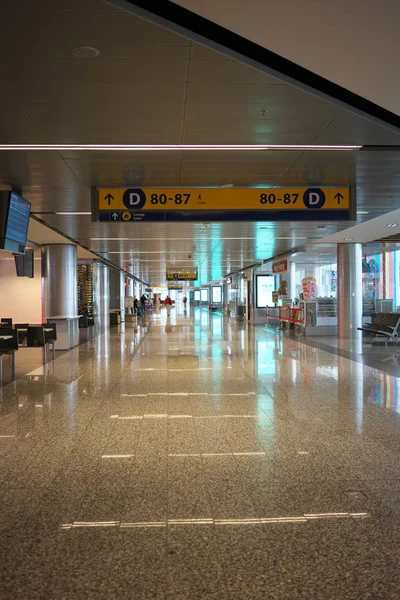 Calgary Canadá Septiembre 2019 Puertas Salidas Internacionales Del Aeropuerto Internacional —  Fotos de Stock