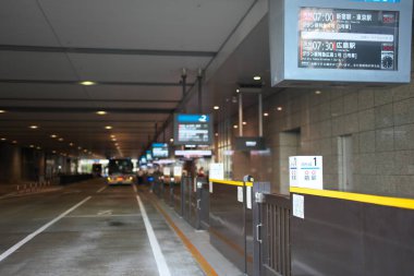 Osaka, Japonya-29 Eylül 2019: Jr. Osaka İstasyonu Otobüs Terminali