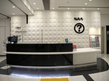 Chiba, Japonya-23 Haziran 2020: Narita Uluslararası Havaalanı Terminali 2 bilgi sayacı 