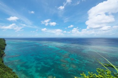 Okinawa, Japonya-Temmuz 2020: Okinawa, Irabu adasındaki nirengi istasyonundan görüntü