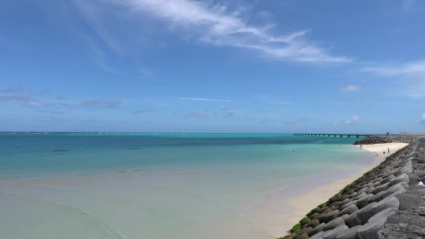 Okinawa Japón Julio 2020 Hermosa Costa Cerca Del Aeropuerto Miyako — Vídeo de stock