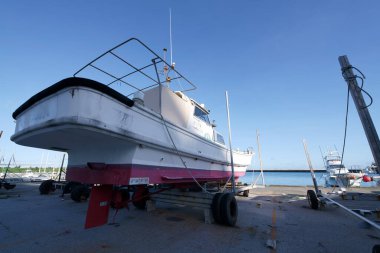 Okinawa, Japonya-22 Temmuz 2020: çok sessiz Hirara Limanı, Okinawa, yaz sabahı