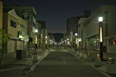 Nara, Japonya-14 Ekim 2020: Şafakta Nara Sanjo-dori Caddesi