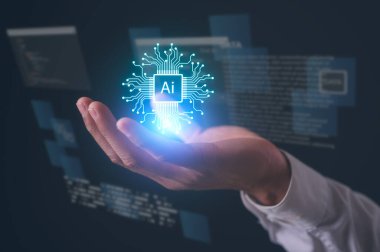 Parlayan yapay zeka, gelecekteki teknoloji, veri işleme, otomasyon, yenilik ve dijital dönüşüm kavramını temsil eden yapay zeka sembolünü elinde tutan iş adamı.