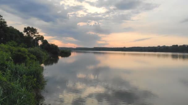 Vista Aérea Del Río Movimiento Largo Las Curvas Superficie Del — Vídeo de stock