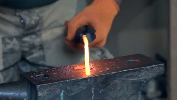 Making Knife Out Metal Forge Close Blacksmith Hands Hitting Hot — Stock Video