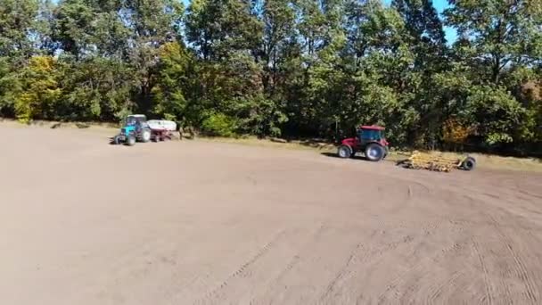 Traktör Yetiştirilmesi Arazi Traktör Disk Yere Kadar Aşırı Yakın Kırsal — Stok video