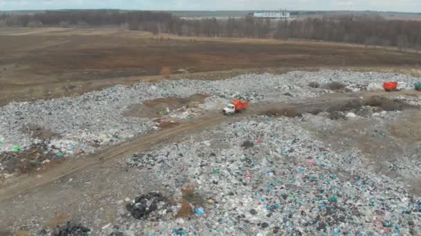 Hava Doğrudan Yukarıdaki Çöplük Çöp Döküm Traktör Çalışma — Stok video
