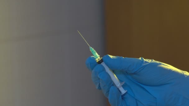 Syringe Disposable Medical Medicine Squeezed Out Syringe Drip Drops Syringe — Stock Video