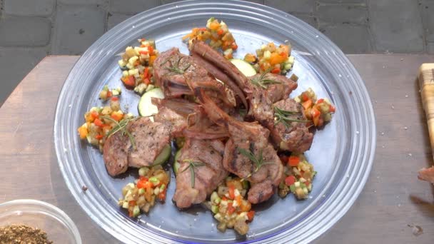 Gegrilde Ribben Koken Heerlijke Sappige Gegrilde Vlees Steaks Brand Barbecue — Stockvideo