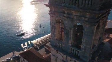 Kilise ve tilt kadar ada, Sveti Djordje Perast şehrin havadan görünümü