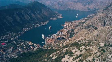 Kotor Körfezi Karadağ - sinematik renk'havadan görünümü