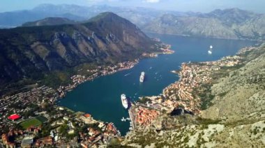 Kotor Körfezi Karadağ'havadan görünümü