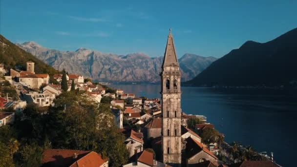 Luchtfoto Van Kerk Perast Stad Montenegro Filmische Kleur — Stockvideo