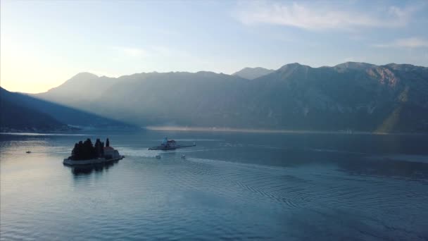 Vista Aérea Isla Sveti Djordje Bahía Kotor Cerca Ciudad Perast — Vídeos de Stock